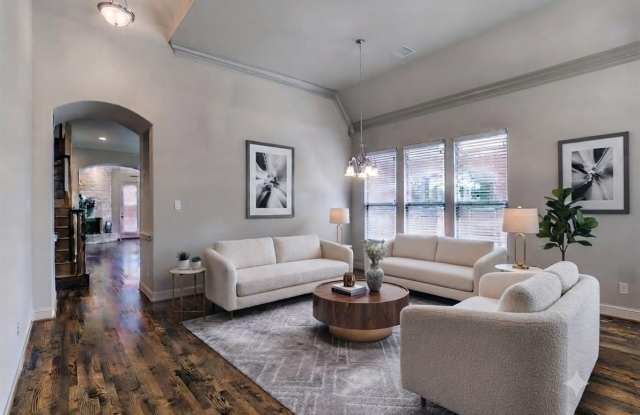 8714 Isaac Street Gallery 2