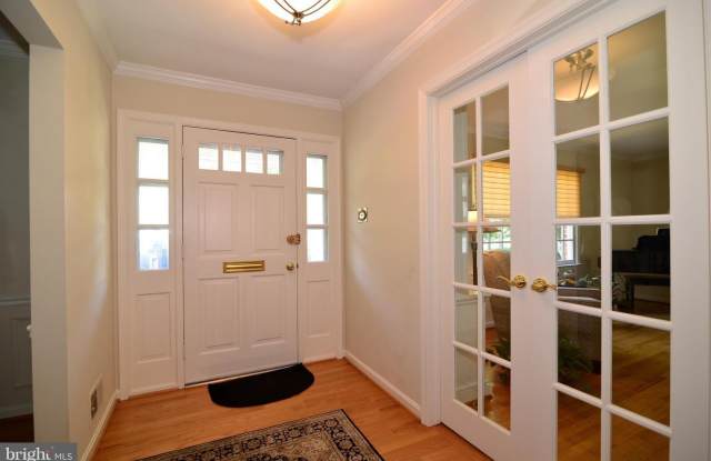 8303 GUINEVERE DR Gallery 4