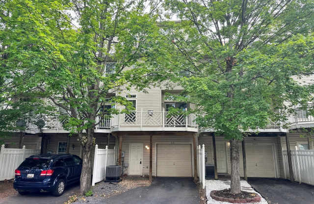 586 EISENHOWER Drive Gallery 2