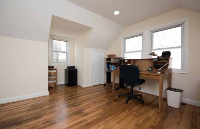 4105 Poplar Street Gallery 3