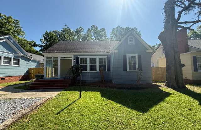 ** 4 Bed 3 Bath located in Old Cloverdale ** Call 334-366-9198 to schedule a self-tour photos photos