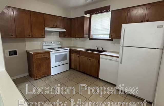 2428 Cedarwood Avenue - 1 Gallery 3