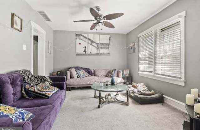 28 East Coulter Avenue Gallery 4