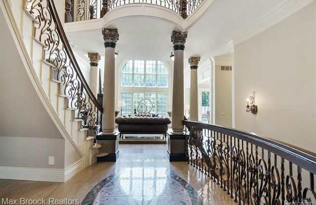 26489 BALLANTRAE Court Gallery 4