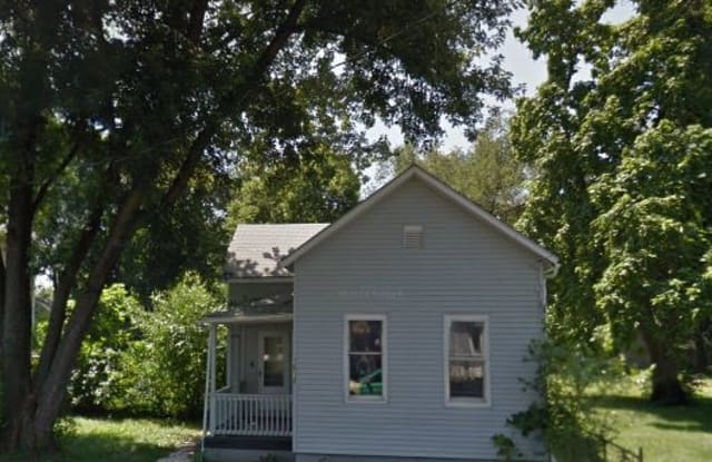 1619 W Kettelle St A - 1619 West Kettelle Street, Peoria, IL 61605