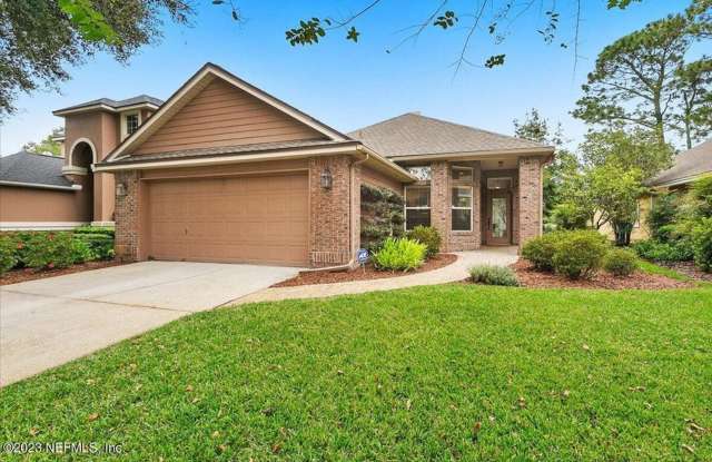 Beautiful home with golf course views in lovely Windsor Parke! photos photos