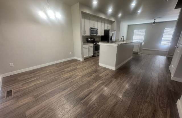 Incredible Herriman Townhome for rent! Gallery 4