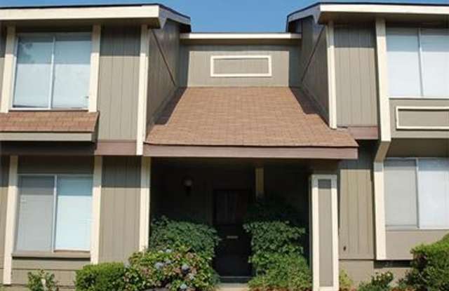 Coming Soon: 3 Bed, 2.5 Bath Condo photos photos