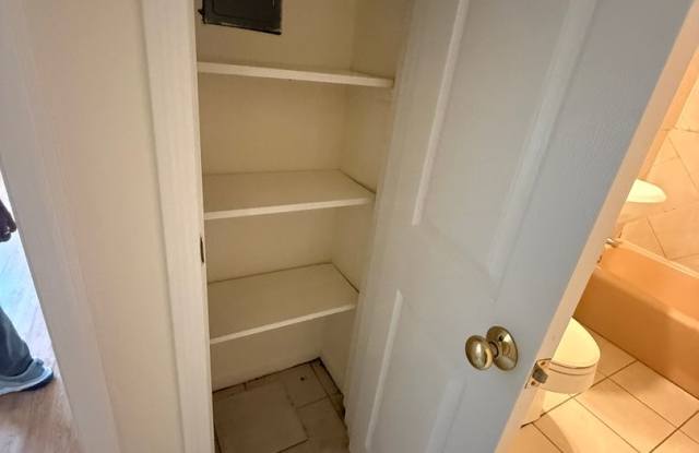 1 Bedroom Condominium Unit. Dennisport Ma. Gallery 4