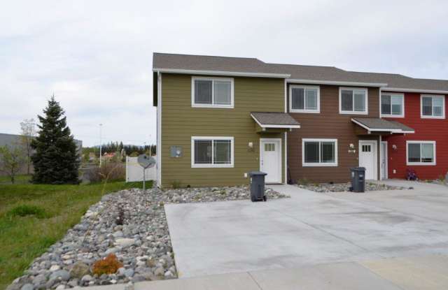 Pet Friendly town house for rent photos photos