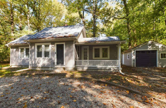 Beautiful, Private 2 Bedroom Bungalow in Bon Air Available NOW! - 7740 Jahnke Road, Bon Air, VA 23225