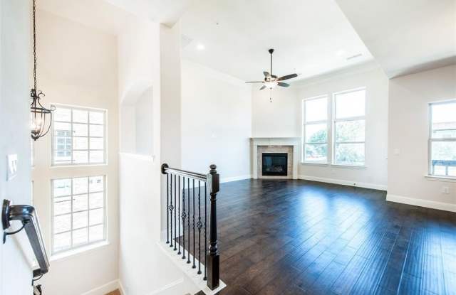 544 Waterloo Drive Gallery 3