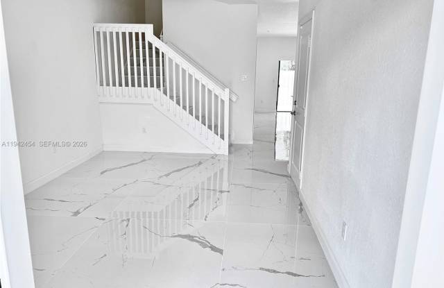 15903 SW 2nd Place 15903, Pembroke Pines, FL 33027 Gallery 3
