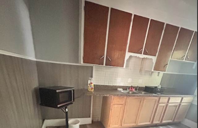 135 Glendale Park - 137 - 135 Glendale Park, Rochester, NY 14613 135 Glendale Park - 137 - 135 Glendale Park, Rochester, NY 14613