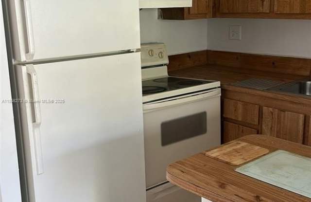 415 NW 210th St photos photos