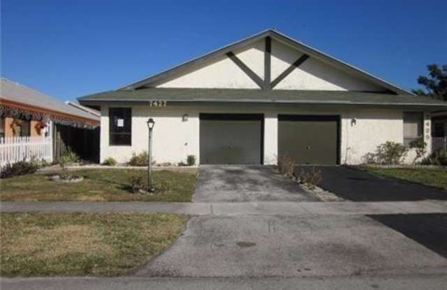 7427 SW 13th St photos photos