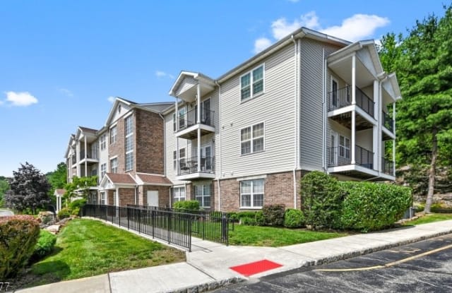39 Mountainview Ct - 39 Mountain View Court, Riverdale, NJ 07457