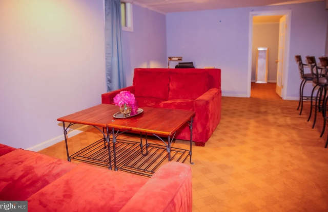 6538 PRINCESS GARDEN Parkway Gallery 2