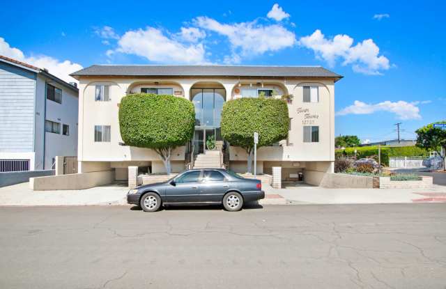 12707 Mitchell Apartments Gallery 4