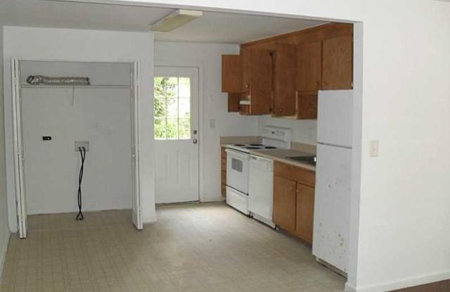 122 Christian Street Gallery 3