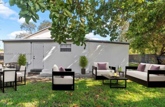 1829 NW 62nd Ter photos photos