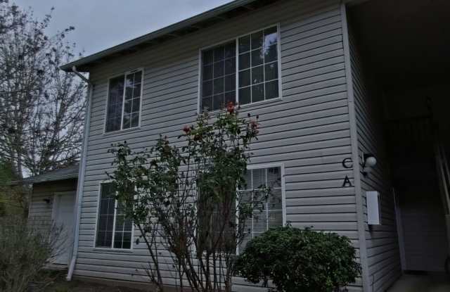 WINTER SPECIAL ~ $735 OFF FIRST MONTH RENT photos photos