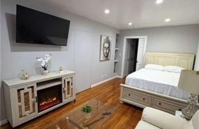 10306 Avenue L Gallery 1