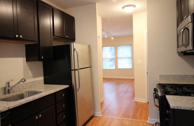 6975 N Greenview Ave photos photos