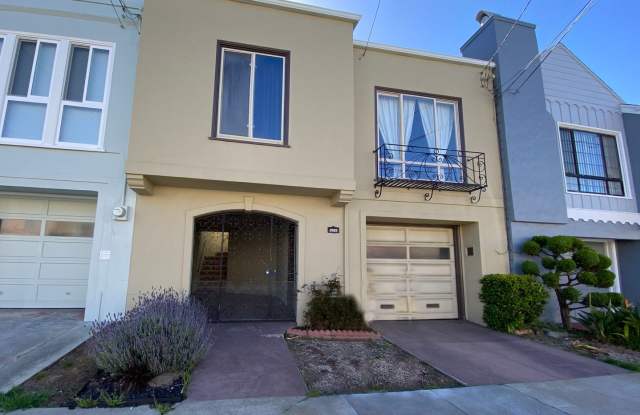 Large 3 Bedroom 1.5 Bath Single Family House in Central Sunset - 2062 22nd Avenue, San Francisco, CA 94116