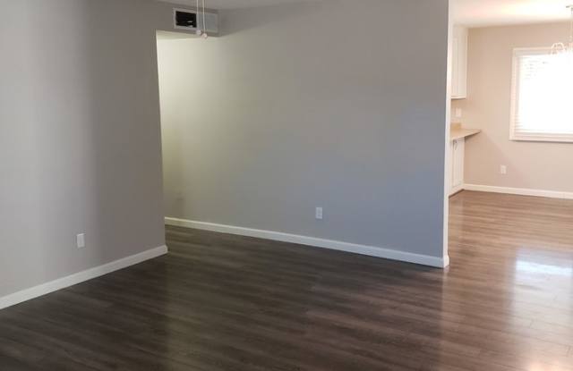 3515 East Winchcomb Drive Gallery 3
