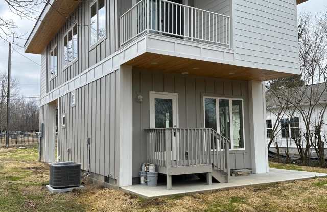 913 Maplewood Avenue - 1 Gallery 3