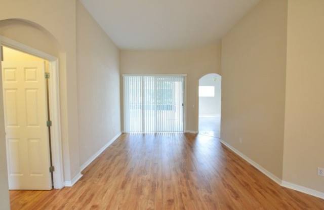 588 Lakeworth Cir Gallery 3