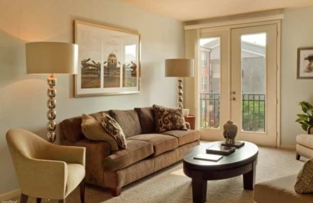 715 Walker Square Unit 3B Gallery 3