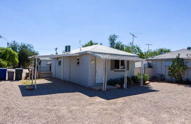 130 E Navajo Gallery 1