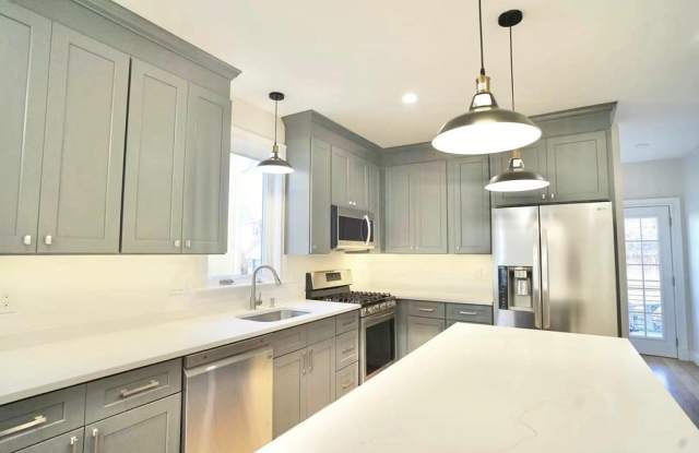 75 Wareham Gallery 2