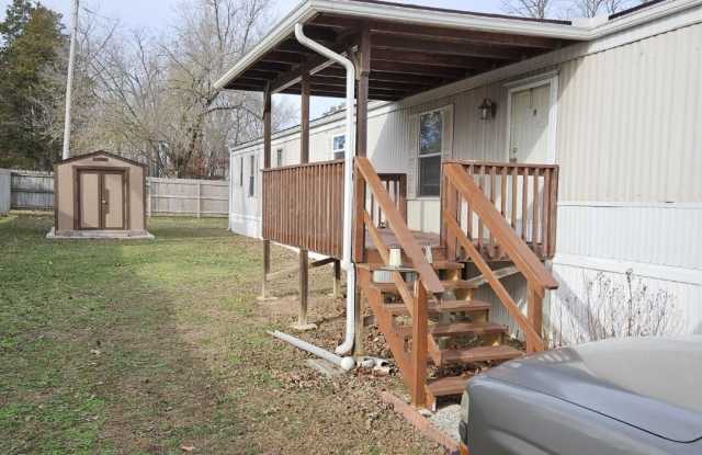 144 Matthews St - 144 Matthews Street, Hollister, MO 65672