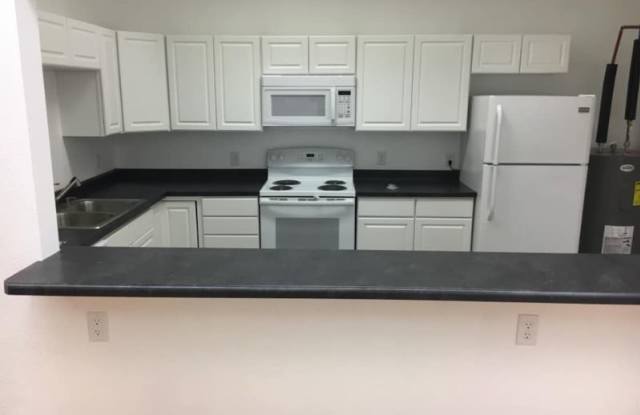 208 Center St 9 - 208 Center St, Wimbledon, ND 58492