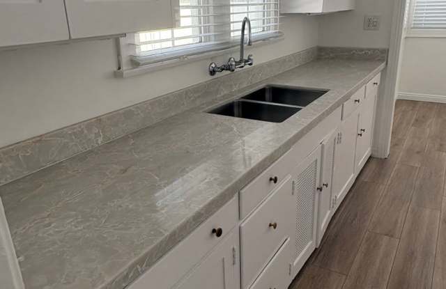 Charming Updated 2 Bedroom  Home in a Desirable  Redlands  Neighborhood Gallery 4