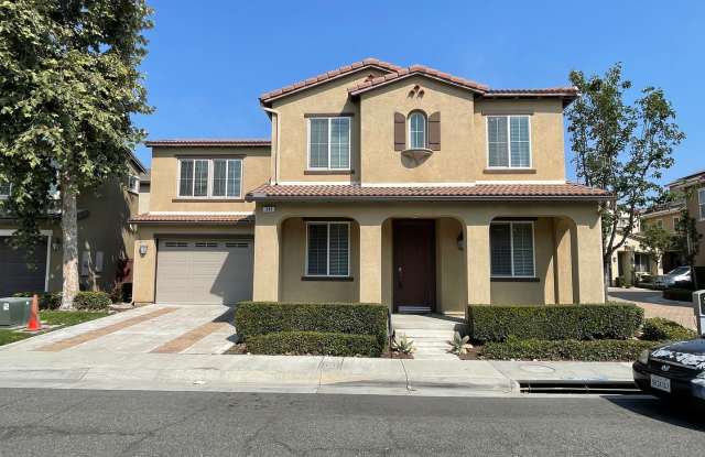 Beautiful 5bdrm in Riverbend - 341 West Pebble Creek Lane, Orange, CA 92865