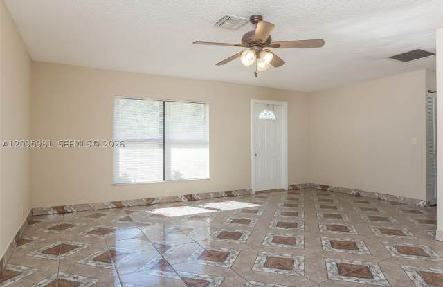 5990 Ithaca Cir W Gallery 3