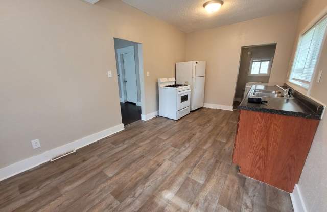 Two bedroom home with partially fenced yard! photos photos Two bedroom home with partially fenced yard! photos photos