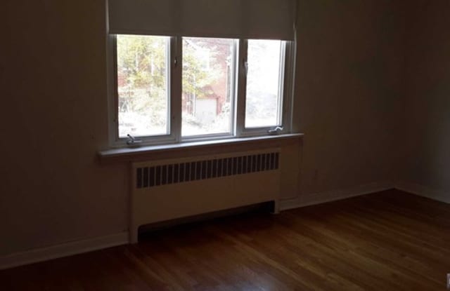 754 Kingsland Avenue Gallery 2