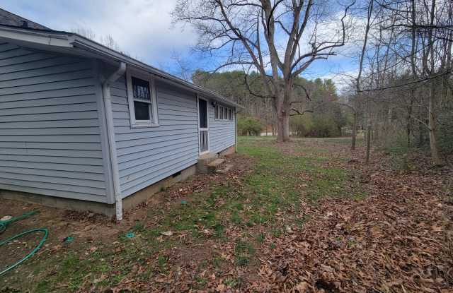 1594 Hospital Dr Gallery 3