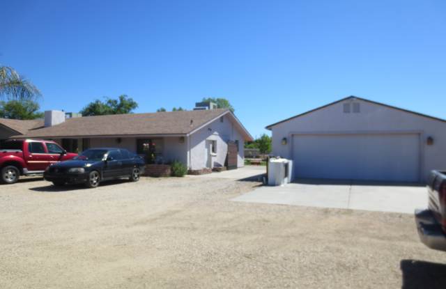 16027 N. 40th Pl. Gallery 4