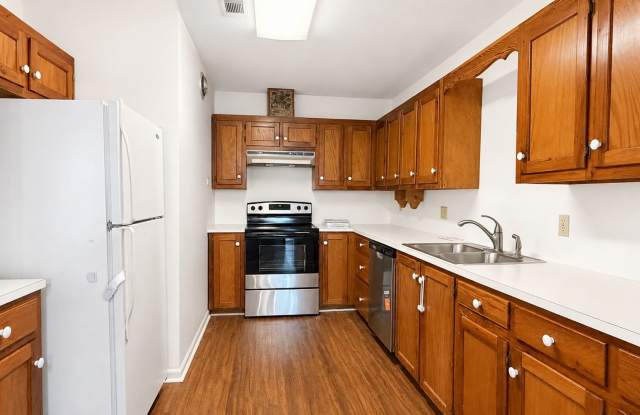 3 Bedroom House Off Old Jefferson Gallery 1