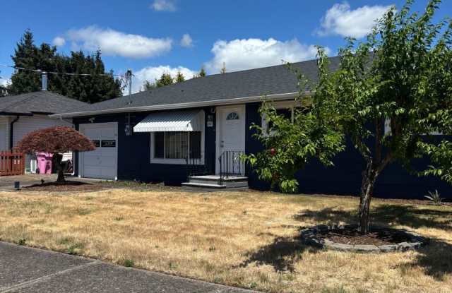 Single level 3 bedroom- Huge yard! photos photos