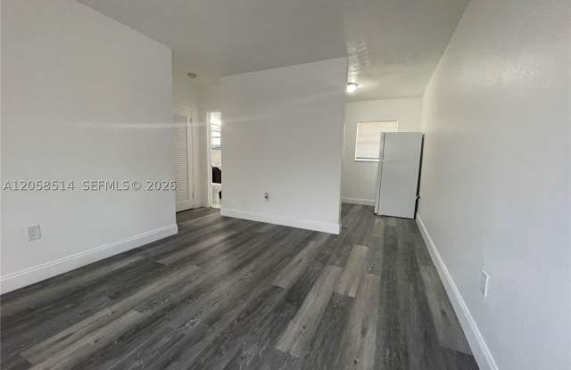 15940 NE 19th Ct Gallery 3