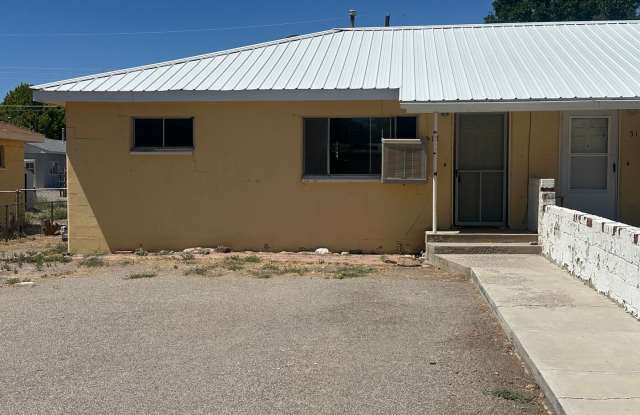 2 bedroom 1 bathroom duplex for rent in Aztec Gallery 1