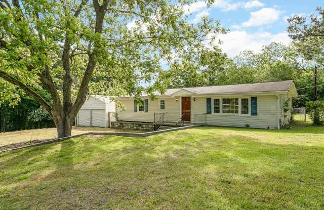 Charming 3BD, 2BA Raleigh Home on a Large Lot with a Recently Updated Interior photos photos