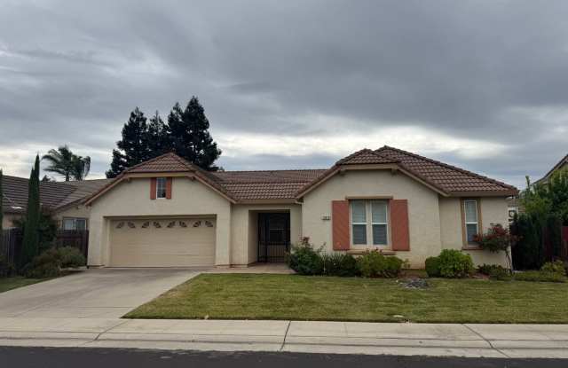 4 bed | 3 bath | 2578 SF | 3 Car Garage | Single Story | Tenant pays $175 monthly for WS&G photos photos
